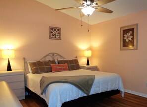 3 habitaciones, tabla de planchar con plancha, wifi y ropa de cama