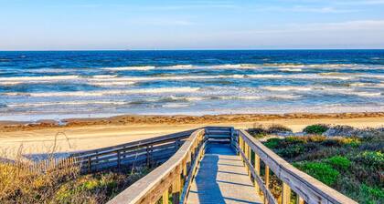 Beachfront Home w/ Direct Beach Access, Pool & Stunning Gulf Views