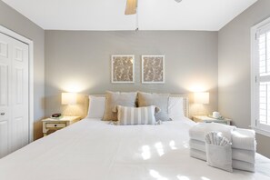 3 slaapkamers, een strijkplank/strijkijzer, internet