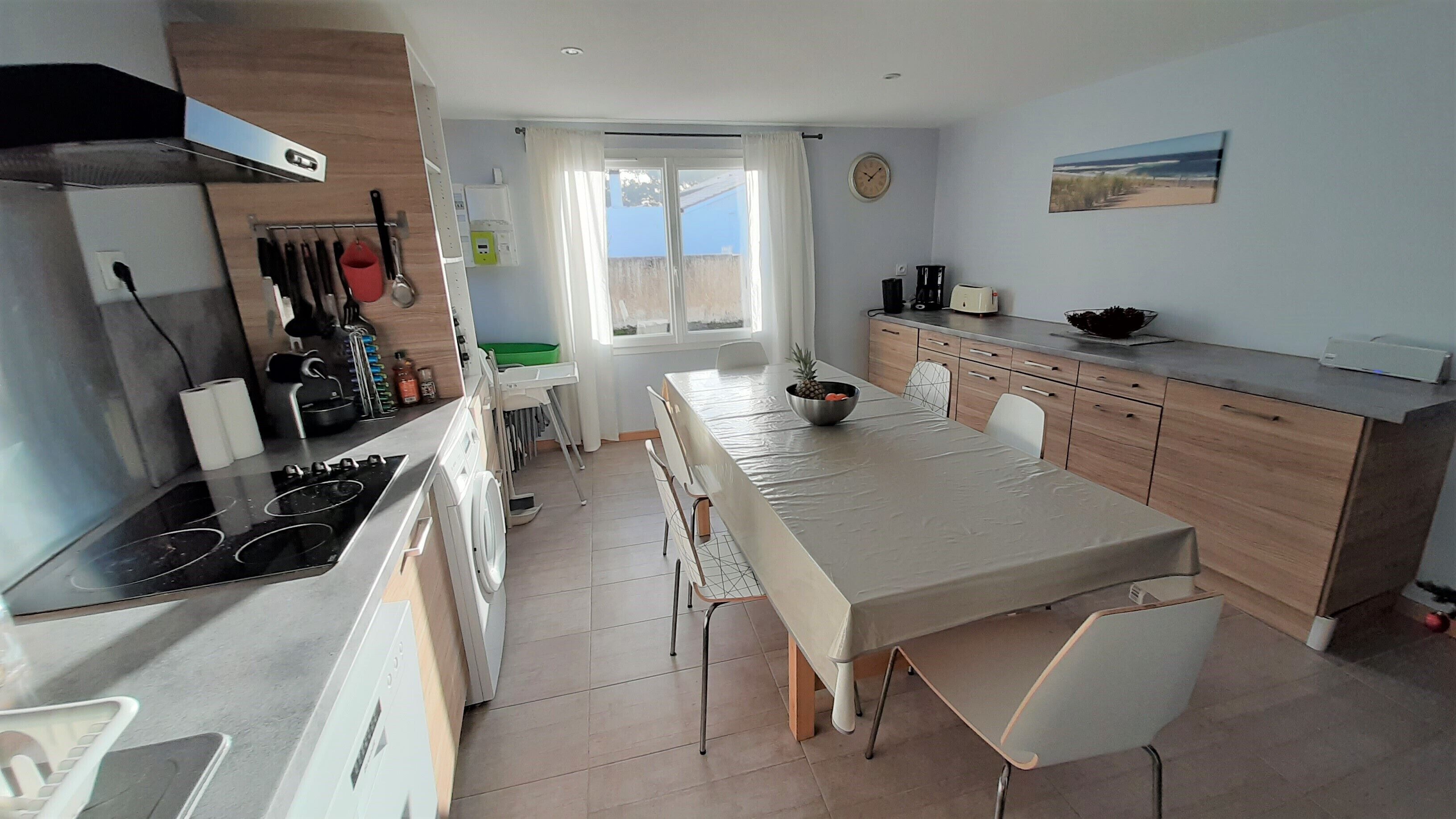 Pretty renovated family house near lake and ocean