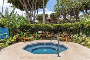 Outdoor pool, a heated pool - Spectacular beachfront Platinum Condo; Stunning Views; Steps to fab snorkeling (Kihei)