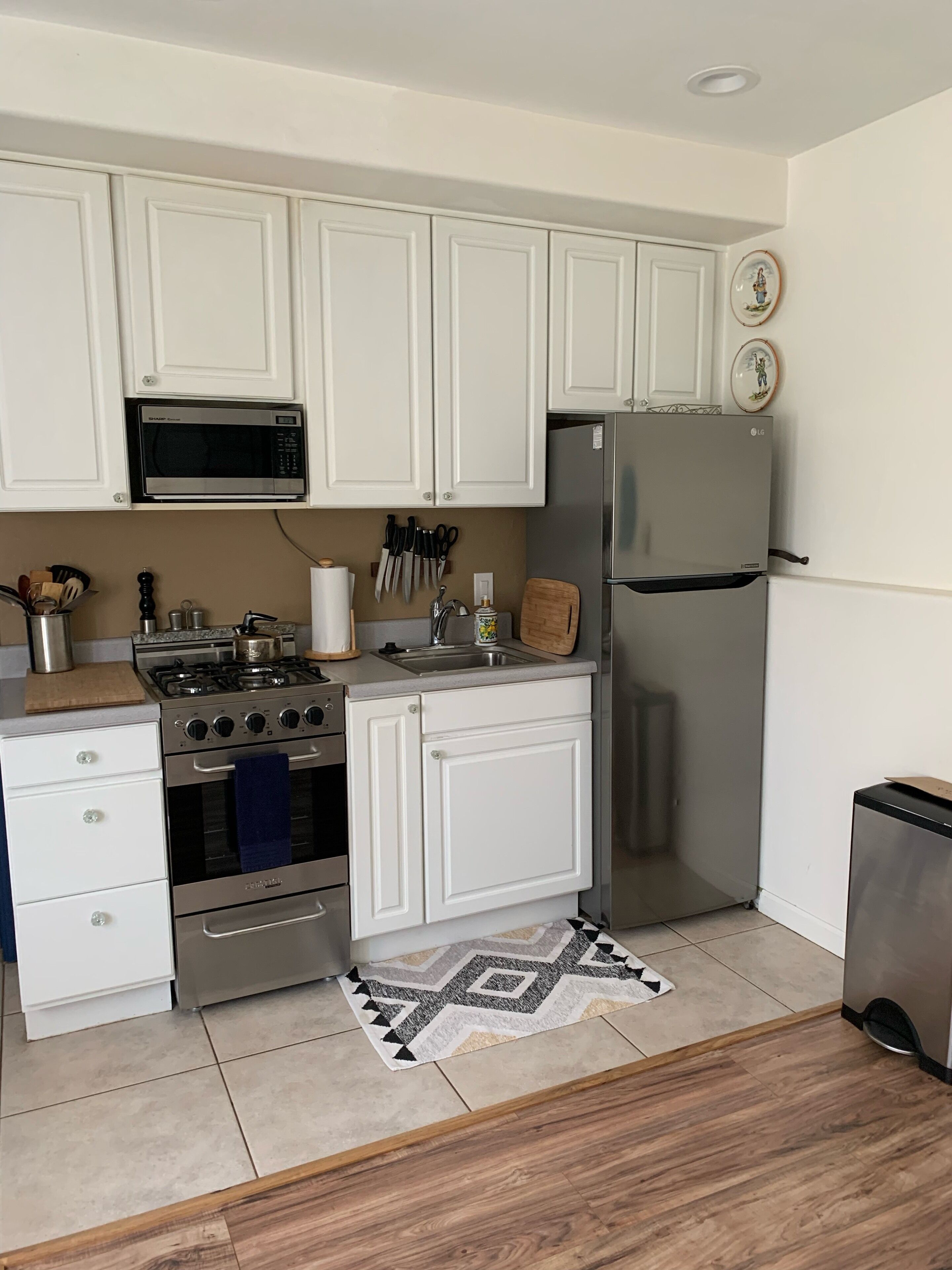 Romantic cabin, gorgeous rural  mountain setting World class views 10min to town