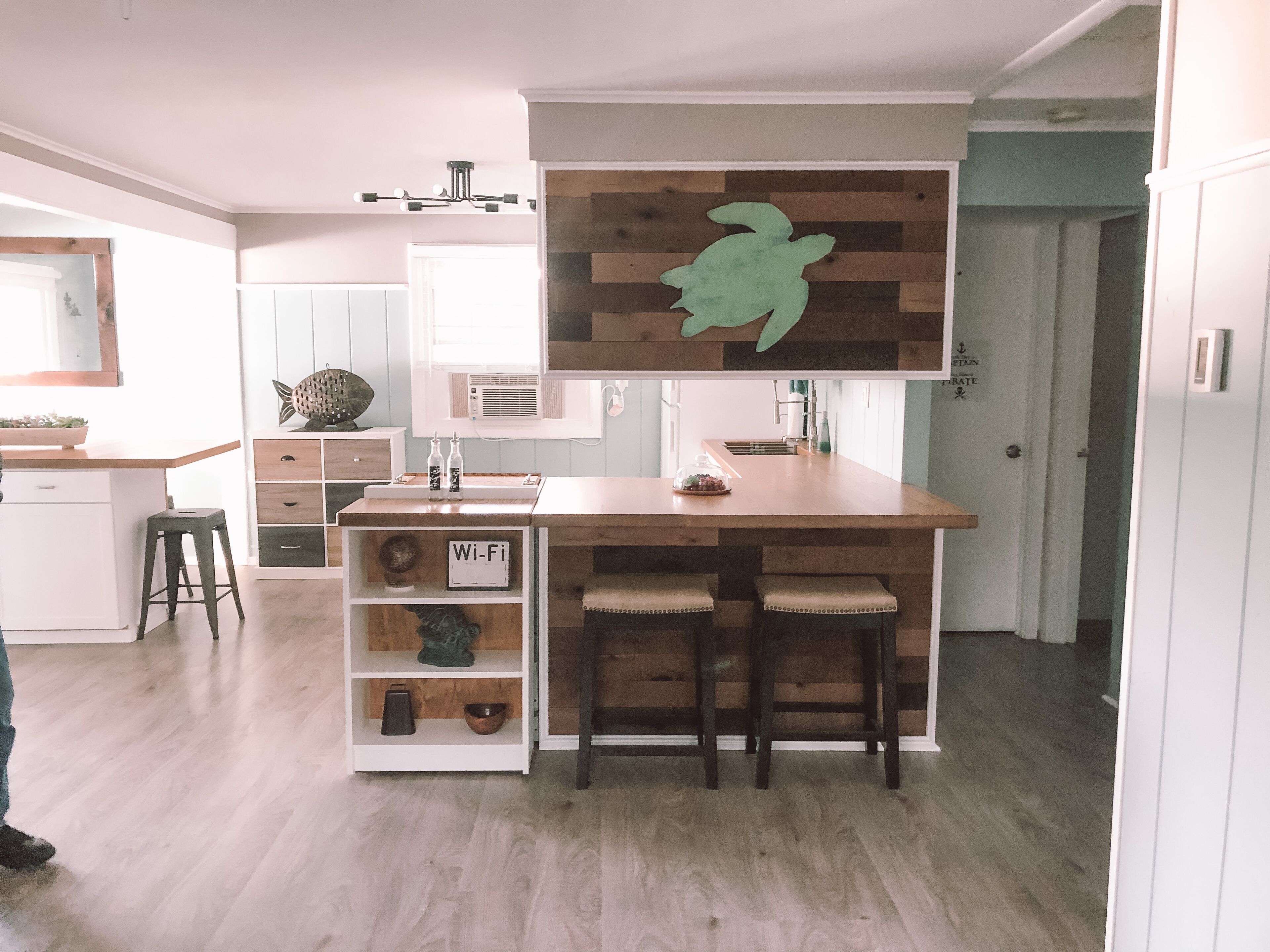 Fun Lake Front Cottage!