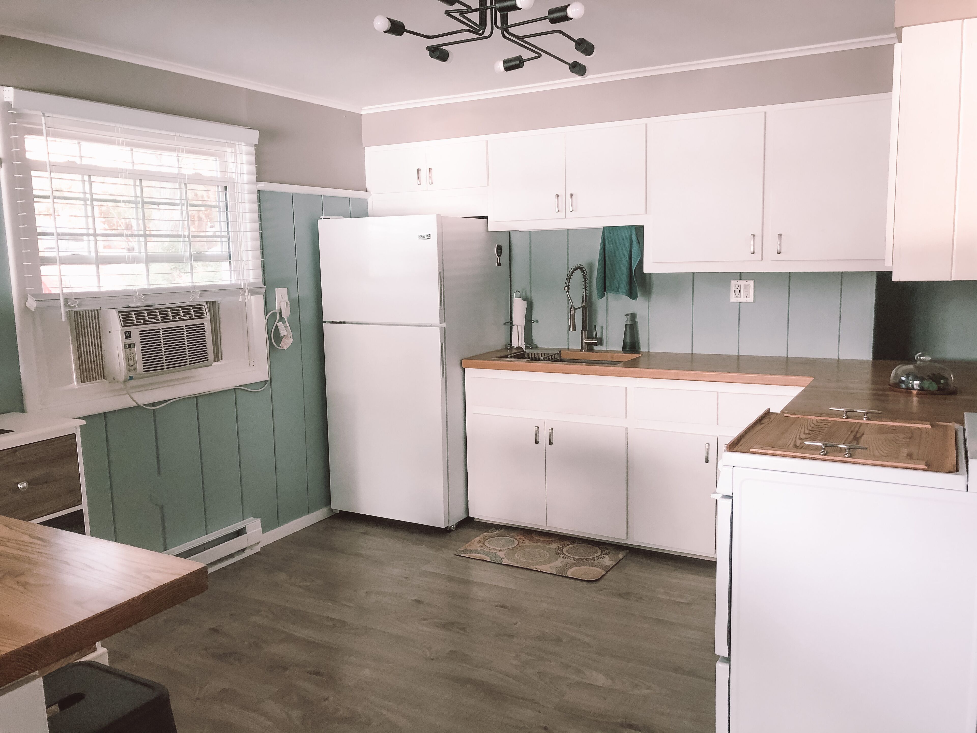 Fun Lake Front Cottage!