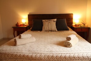 8 Schlafzimmer, Bügeleisen/Bügelbrett, Reisekinderbett, WLAN