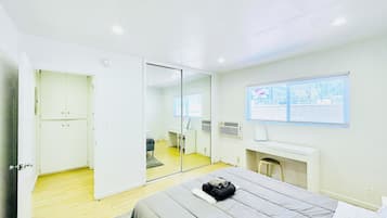 1 chambre, fer et planche Ă  repasser, Wi-Fi gratuit, draps fournis