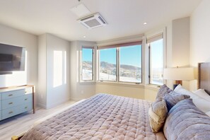 3 bedrooms, iron/ironing board, Internet, bed sheets