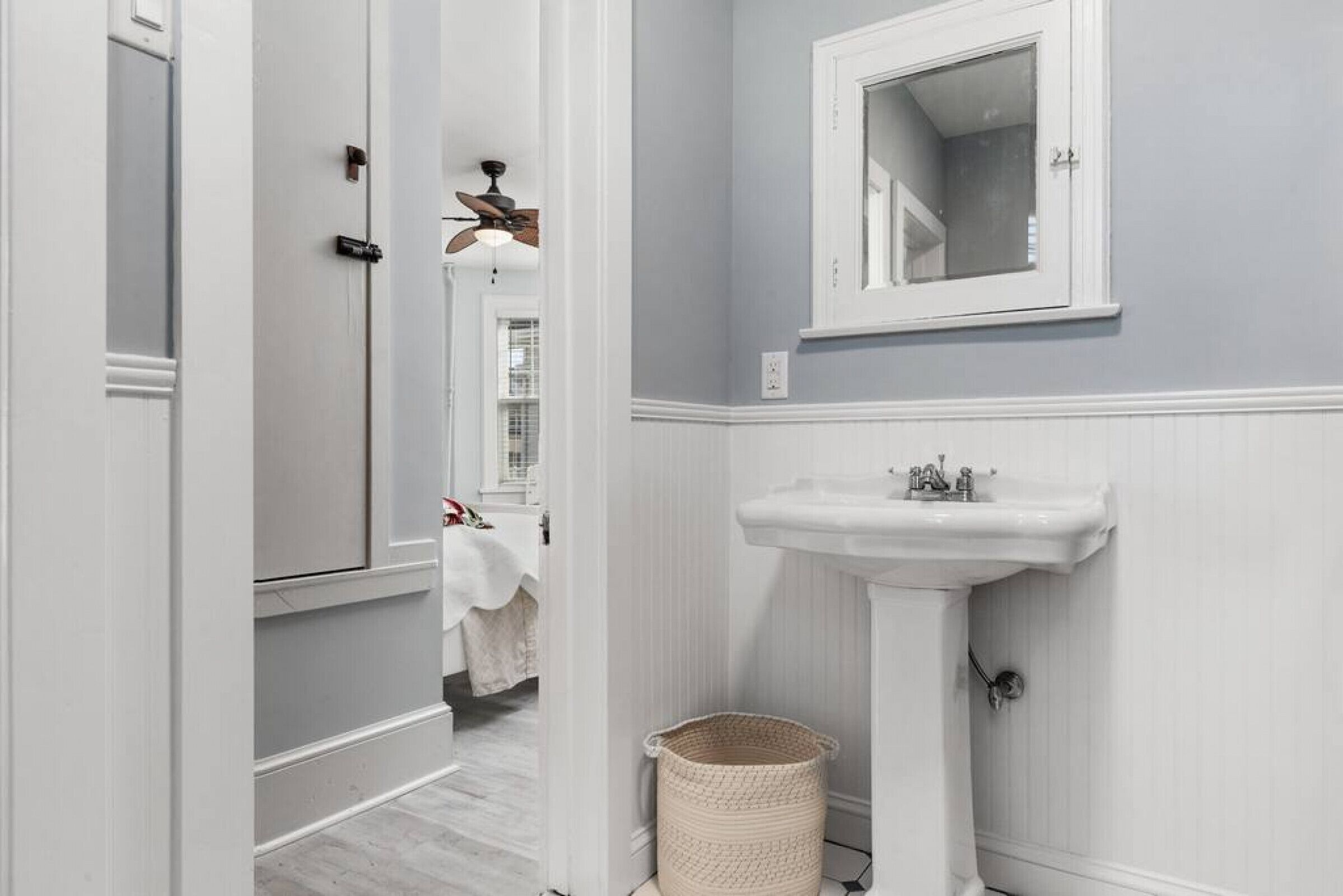 Full House Listing · ★Large Beach Home★Ocean Views from Balcony★Parking