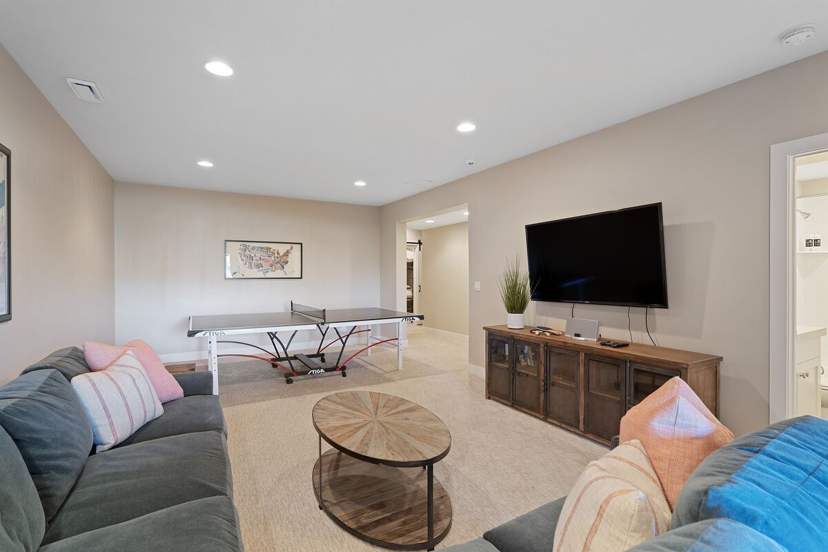 Hot Tub, Air Hockey Table, Fireplace - Huntsville, Utah near Snowbasin