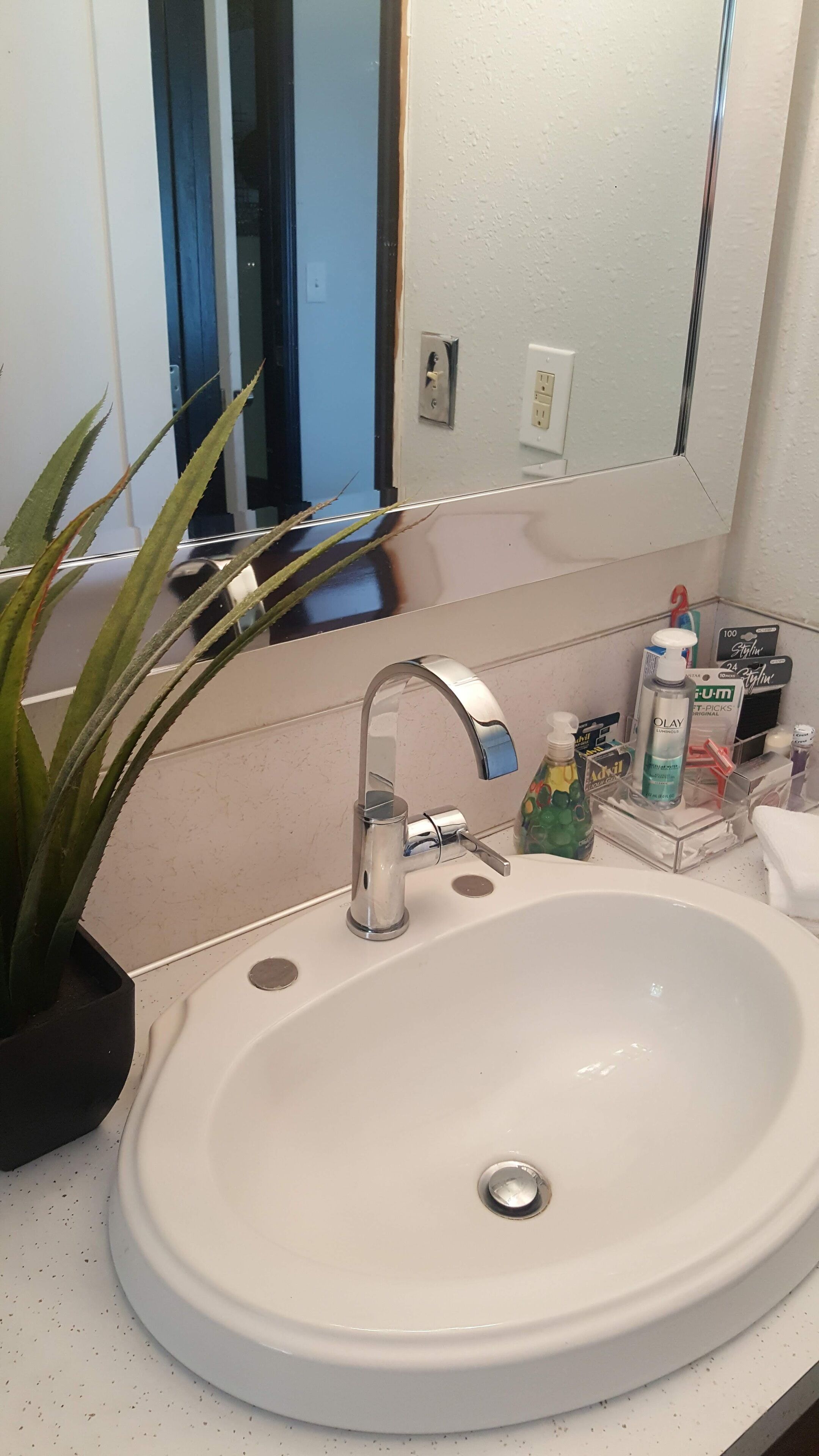 Summer Stay! ~<br>Beulaire, a MCM Hillside Retreat Suite.  <br>Beautiful Views~