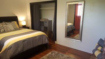 2 bedrooms, desk, iron/ironing board, travel crib