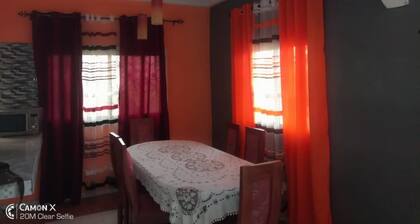DGL Duplex 5km from shopping center and 20min from airport