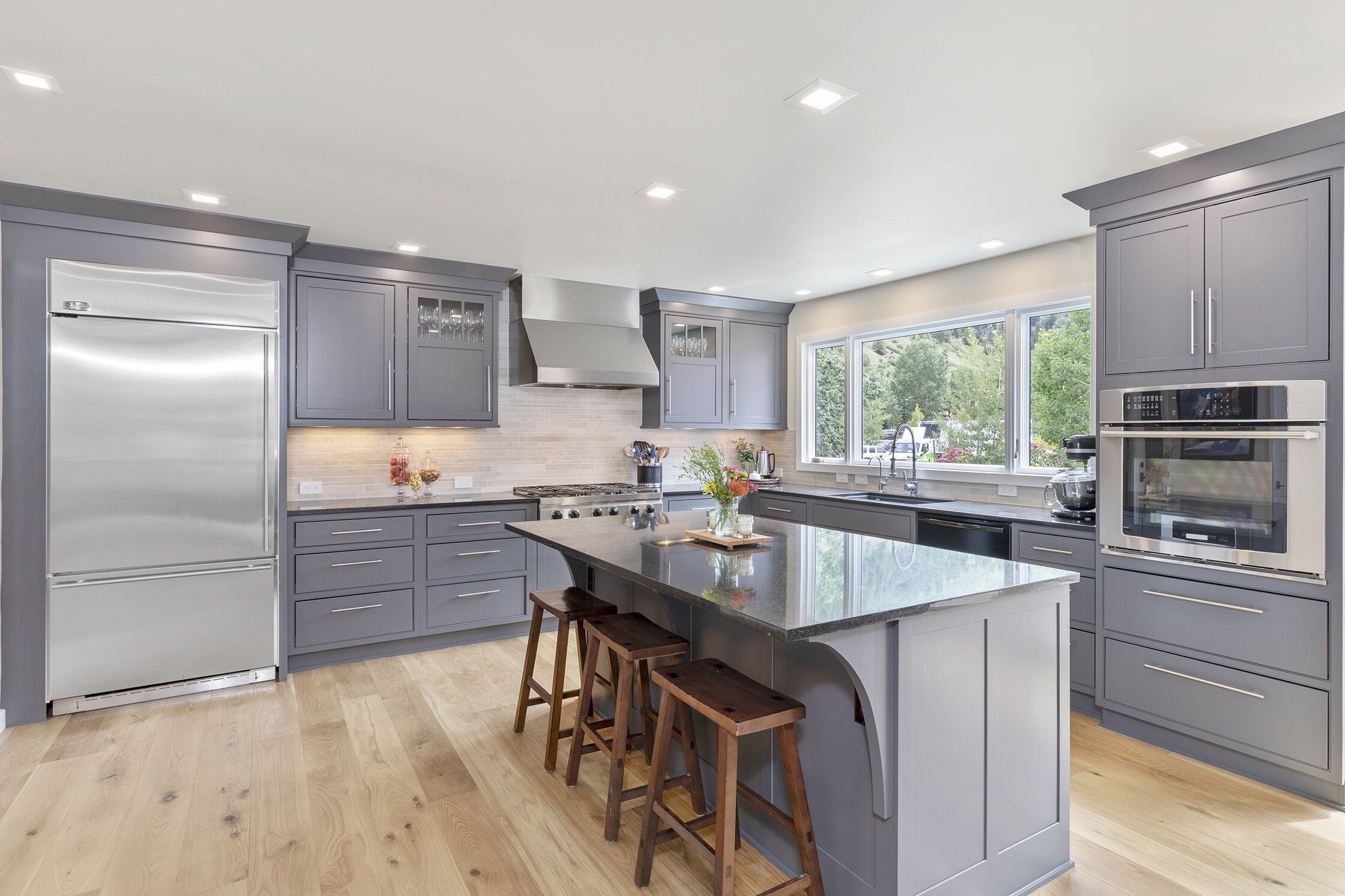 Beautiful Modern 4 BDRM Telluride Home with Hot Tub and Sauna
