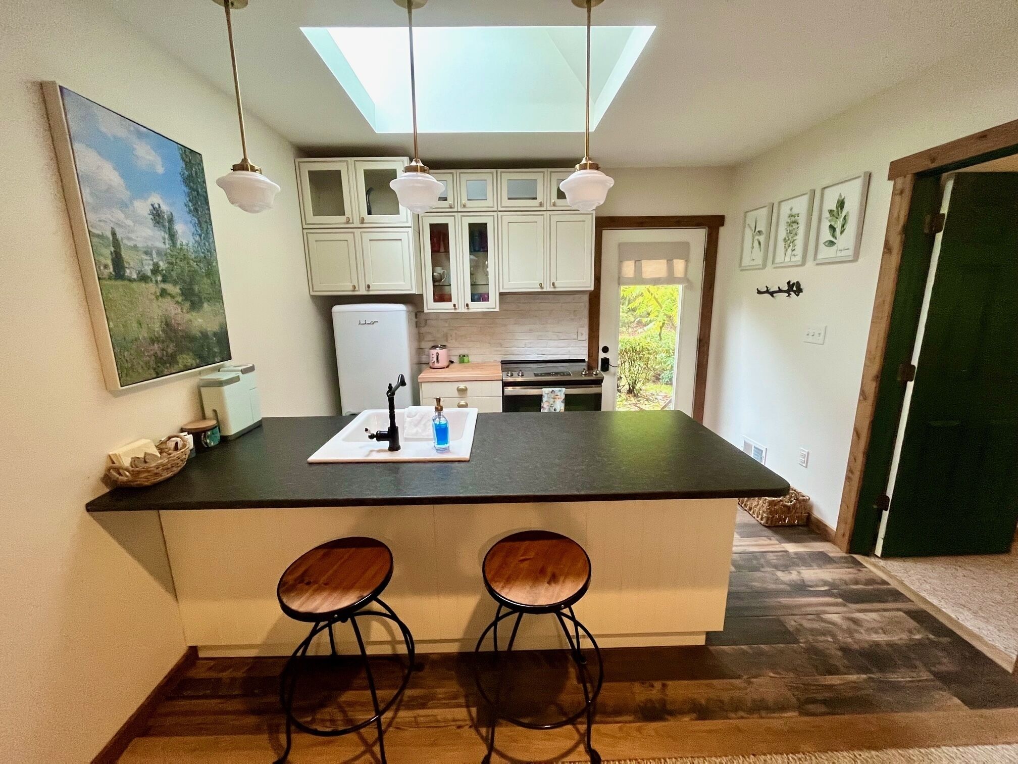 Cozy and Private next to the Pinelands 