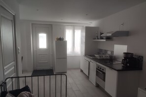 Réfrigérateur, four, plaque de cuisson, lave-vaisselle