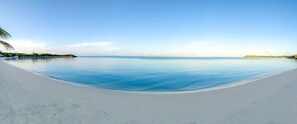 Beach nearby, sun loungers, beach towels