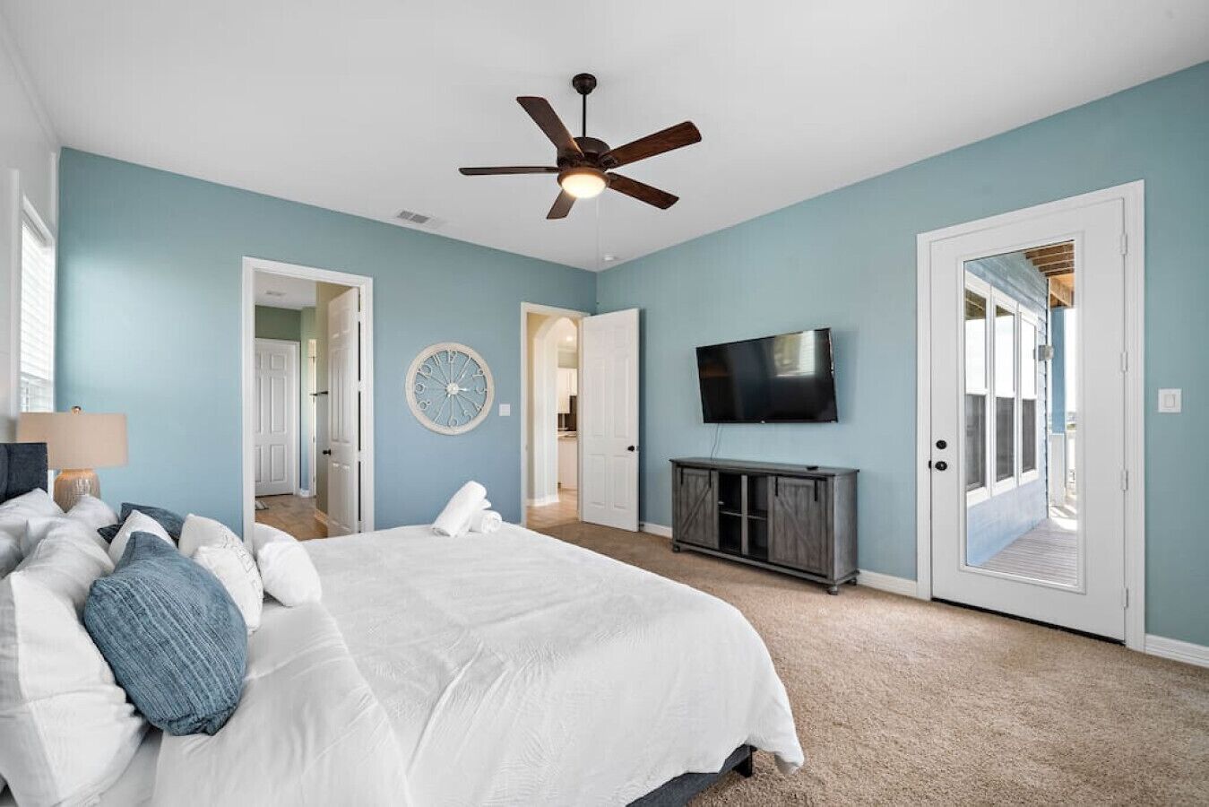 4 Schlafzimmer, Schreibtisch, Bügeleisen/Bügelbrett, Reisekinderbett