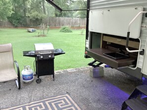 Terrace/patio - Country camping feel in the middle of Charleston Metro Area (Ladson)