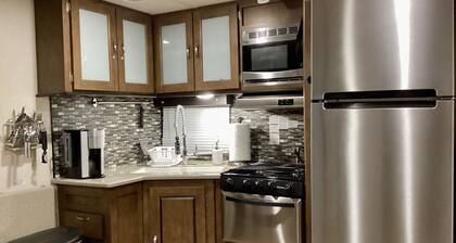 Country camping feel in the middle of Charleston Metro Area