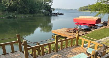 Scenic treetop views at Lake Panorama