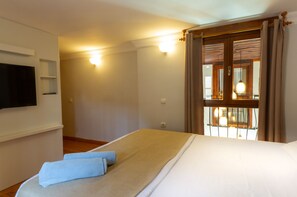 4 quartos, ferros/tábuas de passar roupa, Wi-Fi, roupa de cama