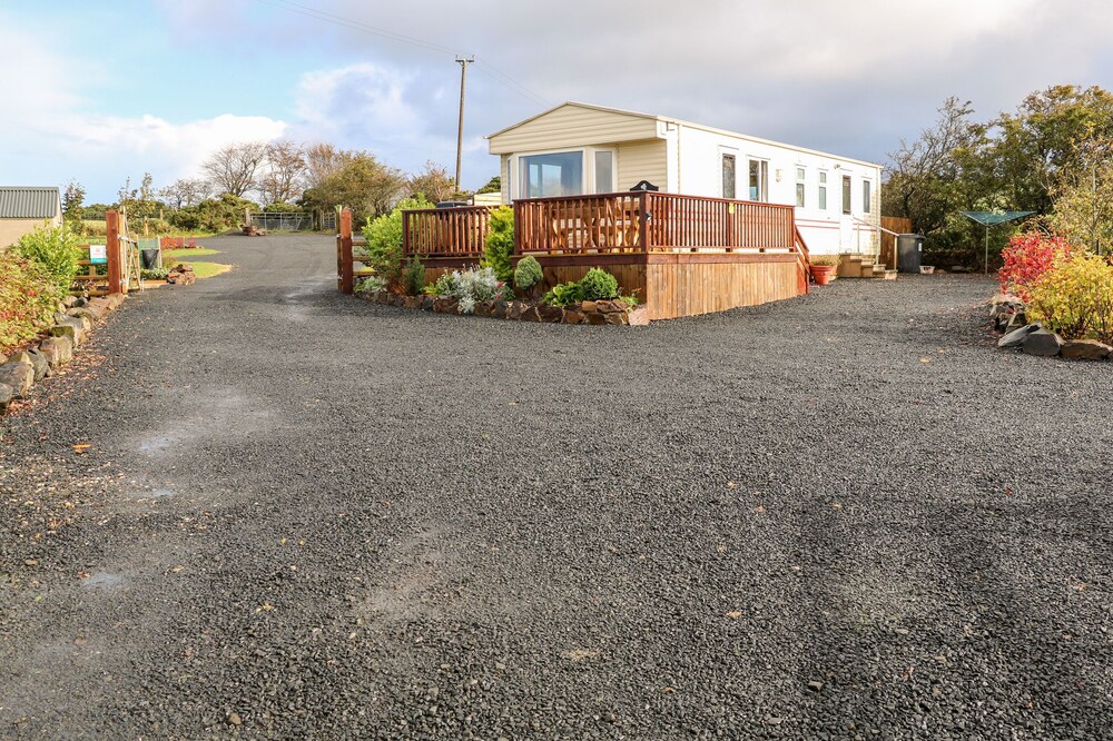 ALKEN CARAVAN, family friendly in Bushmills, County Antrim