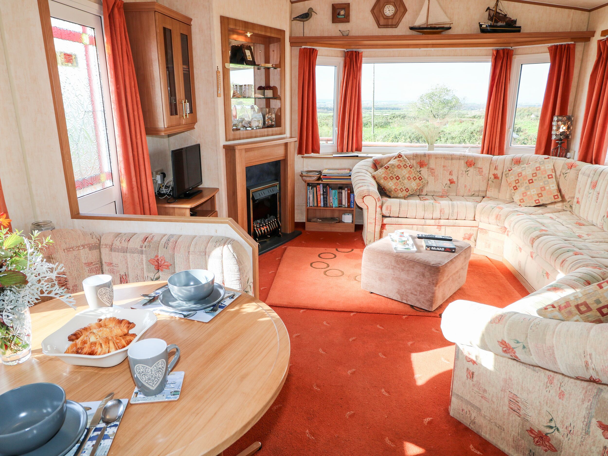 ALKEN CARAVAN, family friendly in Bushmills, County Antrim
