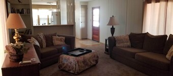 Newly decorated mobile home on 40 acre ranch outside of Tucson