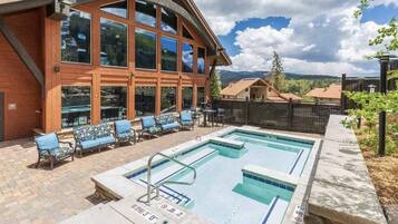 Piscine extérieure, piscine chauffée