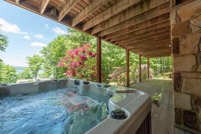 Rustic Dog Friendly Cabin w/ Hot Tub & Lake Fun