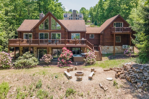 Rustic Dog Friendly Cabin w/ Hot Tub & Lake Fun