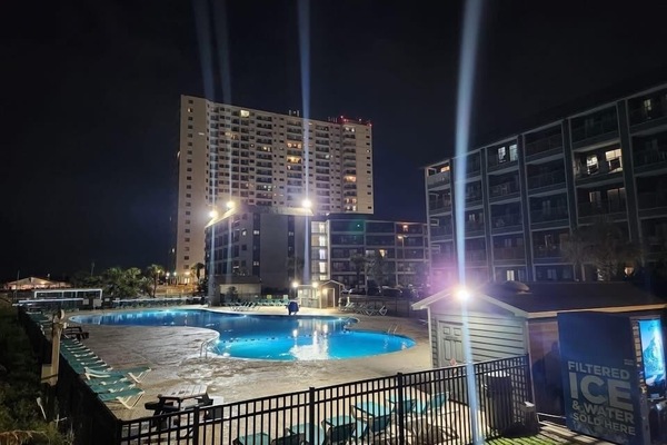 Innenpool, AuĂenpool