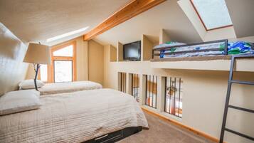 2 bedrooms, WiFi, bed sheets