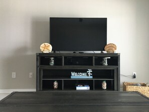 Interior - Stunning Condo Inside / Out Direct Beach Front (Englewood)