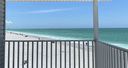 Stunning Condo Inside / Out Direct Beach Front