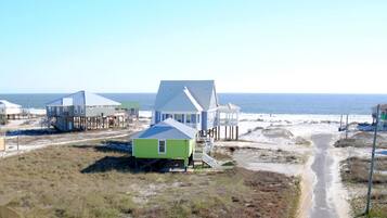 Nhà, nhiều giường (Seafari - 106 Portier Ct) | Bãi biển