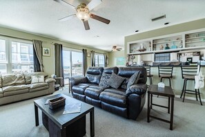House, Multiple Beds (Seafari - 106 Portier Ct) | Living room - Seafari - 106 Portier Ct (Dauphin Island)