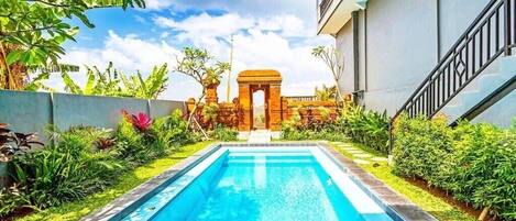 Piscina a l'aire lliure