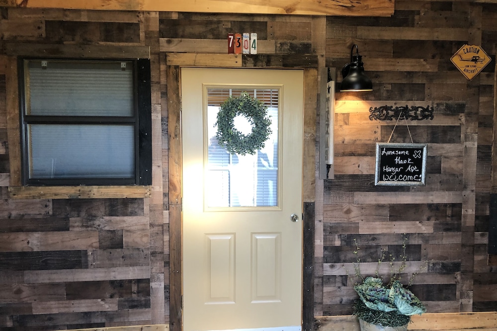 Hangar apartment- 2br