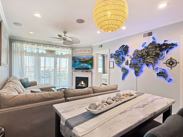 TV, fireplace - Luxurious Penthouse, King beds. Dog & ADA Friendly (Dewey Beach)