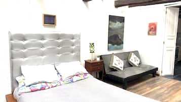 1 dormitorio, tabla de planchar con plancha, wifi gratis y ropa de cama