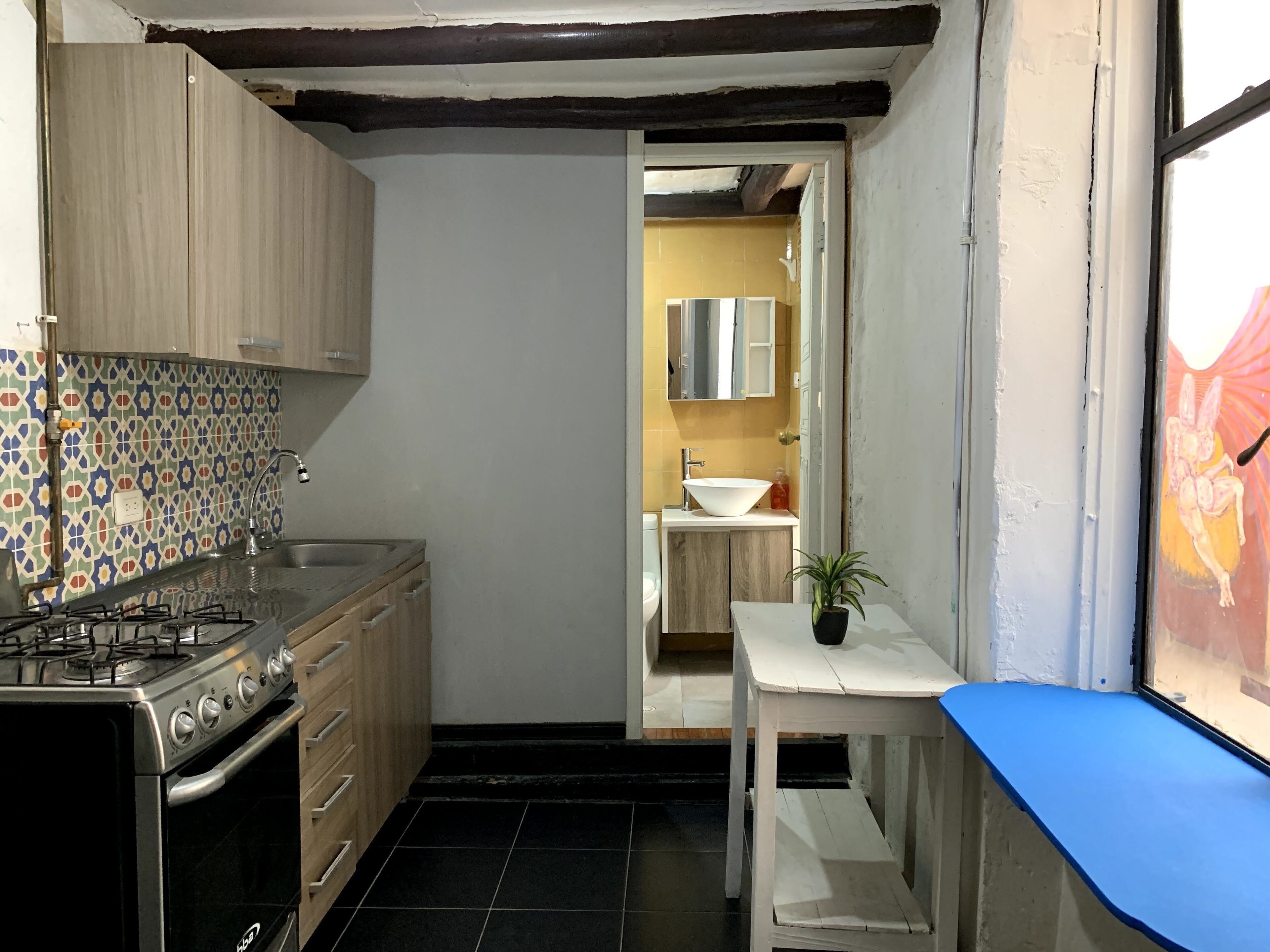 Refrigerador, horno, cafetera y tetera y tostadora 