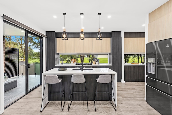 Kjøleskap, mikrobølgeovn, ovn og oppvaskmaskin