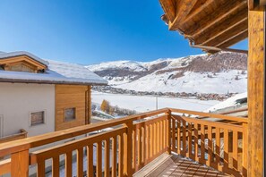 Terrace - Casa Luminosa Ski in -Ski out 100m, Livigno, Italy (Livigno)
