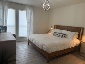 3 bedrooms, desk, iron/ironing board, travel crib