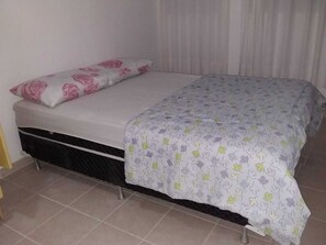 4 bedrooms, WiFi - Wi-fi/sky/churrasqueira Coberta Vista Ilha do Mel (Pontal do Sul)