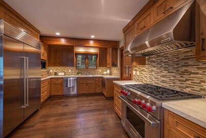 NEW - Donner Lakefront Luxury