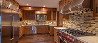 NEW - Donner Lakefront Luxury