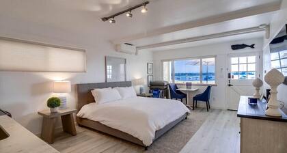 WaterFront * Exclusive View Patio * Ground Level * A/C