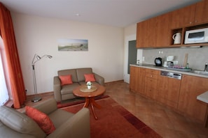Kühlschrank, Mikrowelle, Geschirrspüler